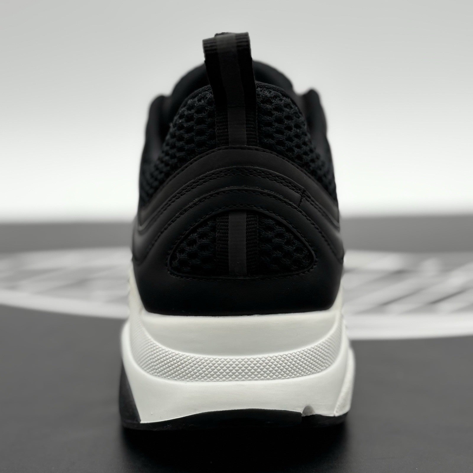 Size 41.5 (8.5 US) - Dior B22 Sneaker ' Black White ' | SUPER CLEAN!