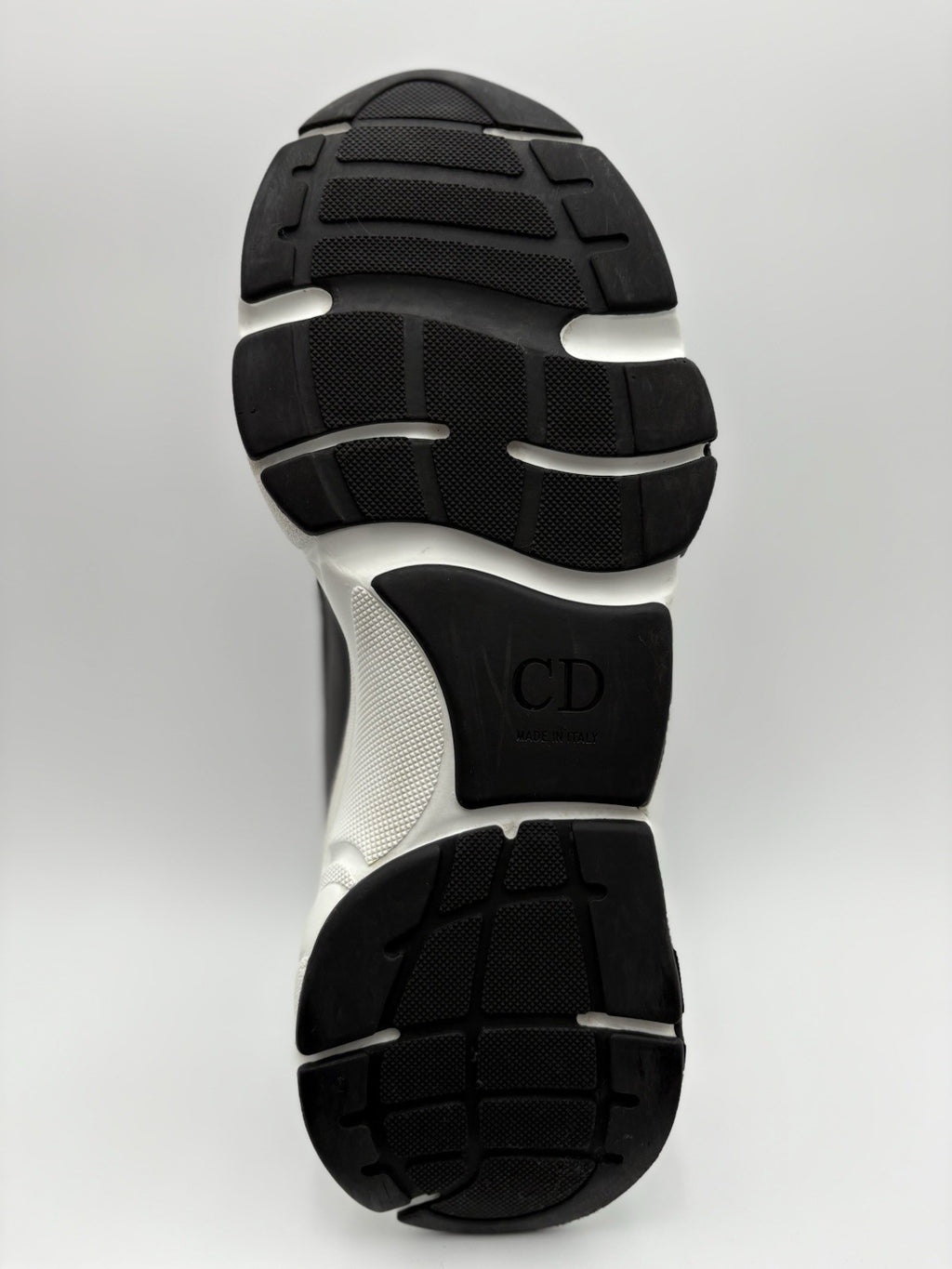 Size 41.5 (8.5 US) - Dior B22 Sneaker ' Black White ' | SUPER CLEAN!