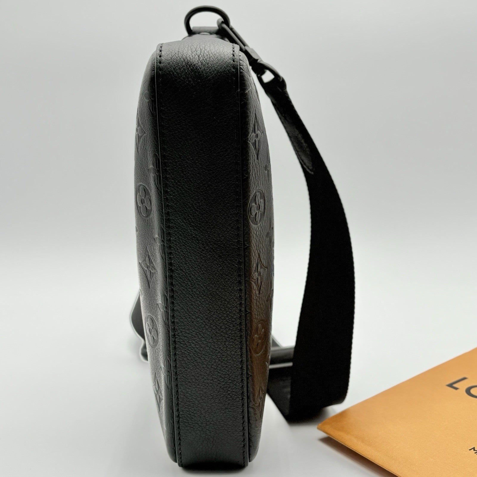 Louis Vuitton Messenger Bag Monogram Shadow ' Black ' | ONLY WORN 1-3x